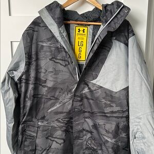 Under Armour Men's Black and Gray Ski Jacket